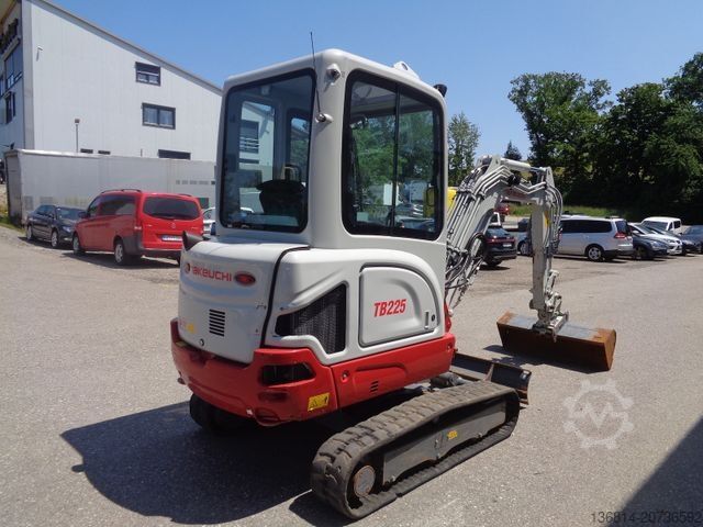 Mini excavator TAKEUCHI TB 225 Powertilt Löffel Taklock 2.400 kg