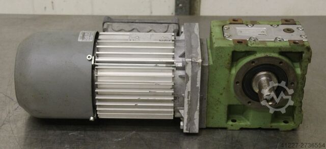 Geared motor 0.55 kW 109 rpm Lenze MDXMA2M080-12