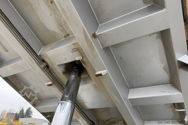 Tipper truck SCANIA G490 10x4 2S Moser