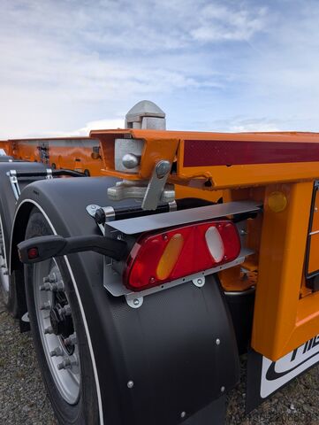 Vaihtolava-puoliperävaunu Fliegl SDS 380 für 20" Container Heckbündig