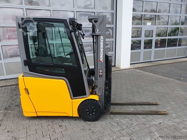 Etukuormaaja trukki JUNGHEINRICH EFG 215 / Triplex: 4.25m! / SS /  4.297h!
