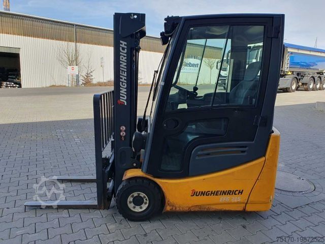 Ön yükleyici forklift JUNGHEINRICH EFG 215 / Triplex: 4.35m! / SS / nur 2.054h!