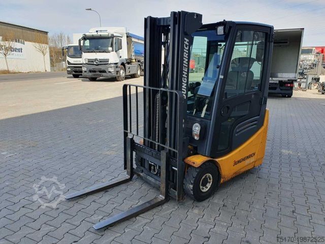 Ön yükleyici forklift JUNGHEINRICH EFG 215 / Triplex: 4.35m! / SS / nur 2.054h!