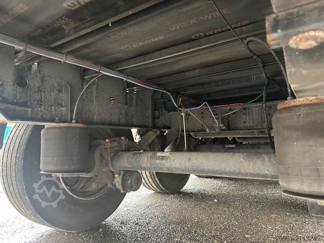 Otvorený náves s plachtou KRONE SD DA Schiebeplane Curtainsider