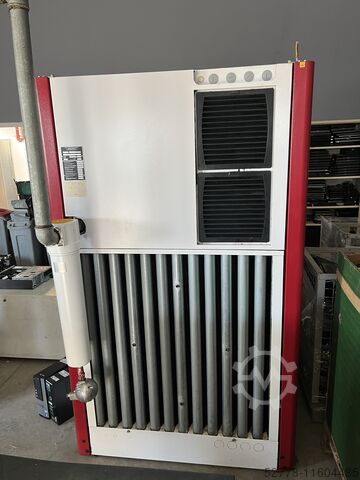 Stacioni i kompresorit me vidë të përdorur G Chicago Pneumatic CPX 530