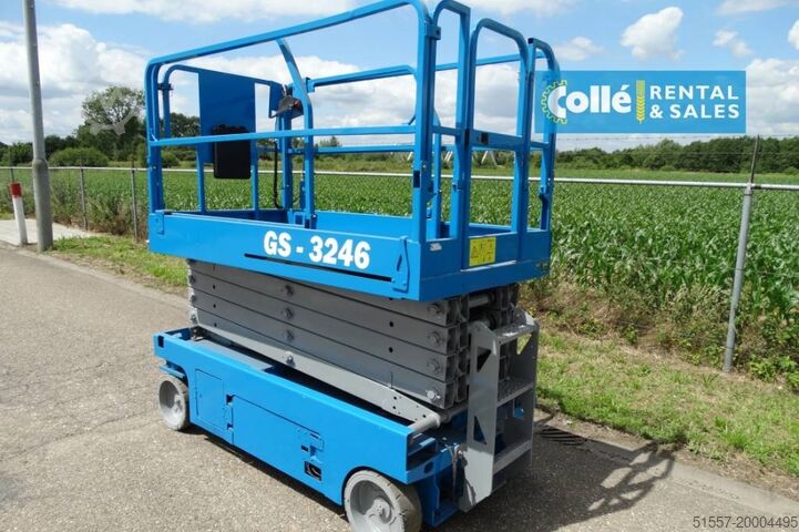 Ngritës me gërshërë Genie GS 3246 | 2012