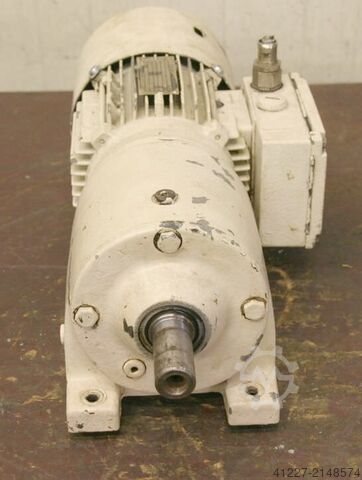 Motor gear 0.55 kW 70 rpm SEW-EURODRIVE R40DT17102BGZ