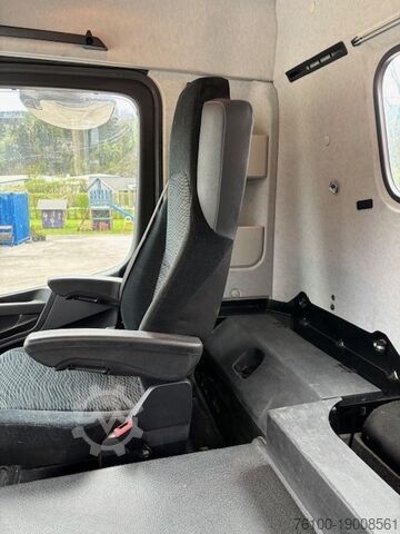 Üç yönlü damperli kamyon Mercedes-Benz Arocs 2746 Kipper+HMF 2120-5