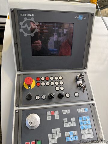 CNC esztergáló-fúró központ Gildemeister CTX 400 Twin