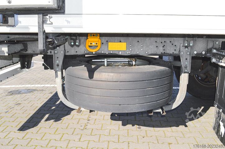 Hűtőkocsi félpótkocsi SCHMITZ CARGOBULL SKO FP 60 ThermoKing SLXi 300