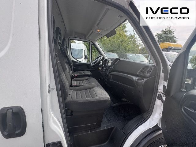 Magas tetős furgon IVECO 35S14A8V, Fahrersitz hydraul. Rückfahrkamera