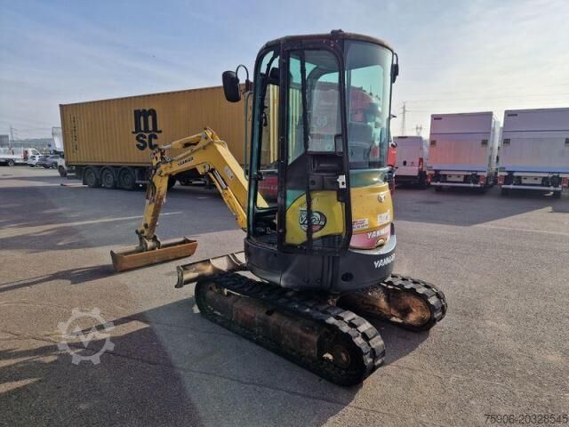 Ekskavators-iekrāvējs Yanmar ViO25