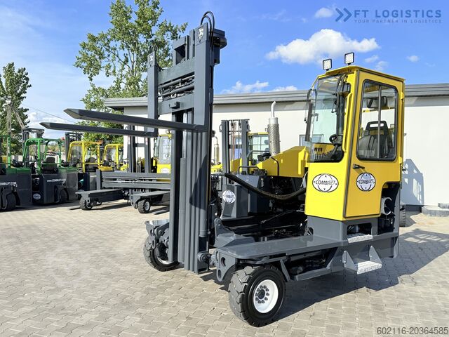 Carrello elevatore a quattro direzioni Combilift C5000XL GAS TRIPLEX 6000 EXTENDABLE FORK
