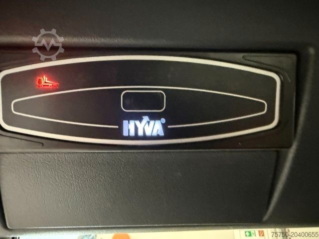 Camión portacontenedores de gancho MAN 26.460 6x2 Hyfva 20.26 S