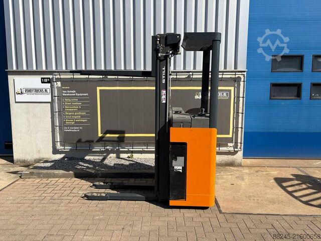 VS-22638 スティル製電動三段マスト歩行型スタッカー STILL SV16