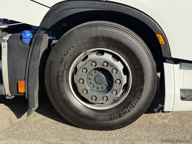 Standart çekici ünitesi Iveco Sway 490