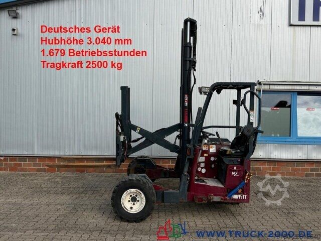 Viljuškar Moffett Mitnahmestapler 4 Wege Allrad NX Typ M 4 25.4