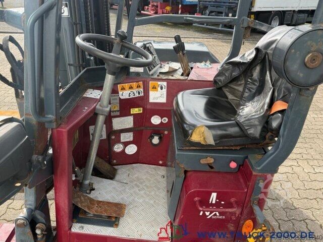 Viljuškar Moffett Mitnahmestapler 4 Wege Allrad NX Typ M 4 25.4