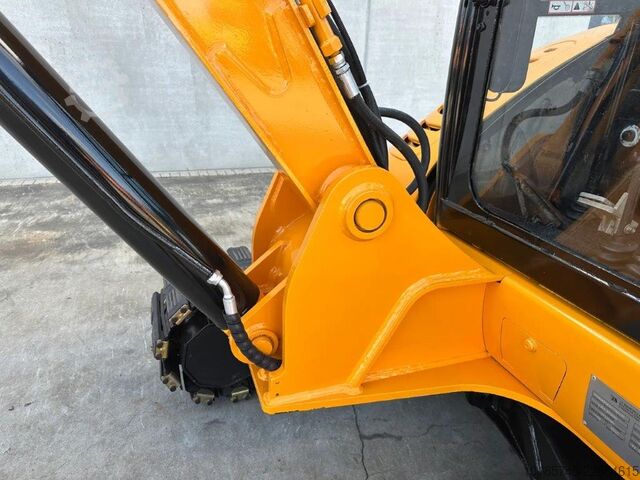 Escavadora de rastos J.C. Bamford Excavators Ltd JCB 8080