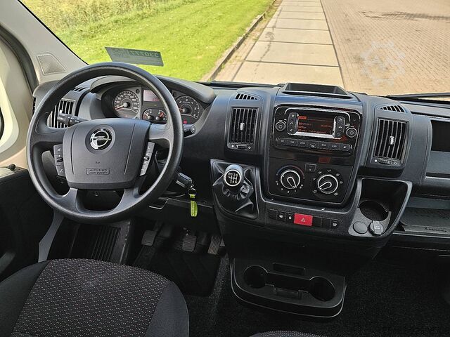 Mobil station wagon beratap tinggi OPEL MOVANO 2.2 L2H2 Airco Euro6
