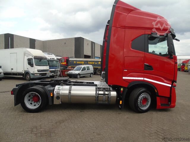 Estándar-SZM Iveco S-WAY 460 + LNG + 10 PIECES IN STOCK