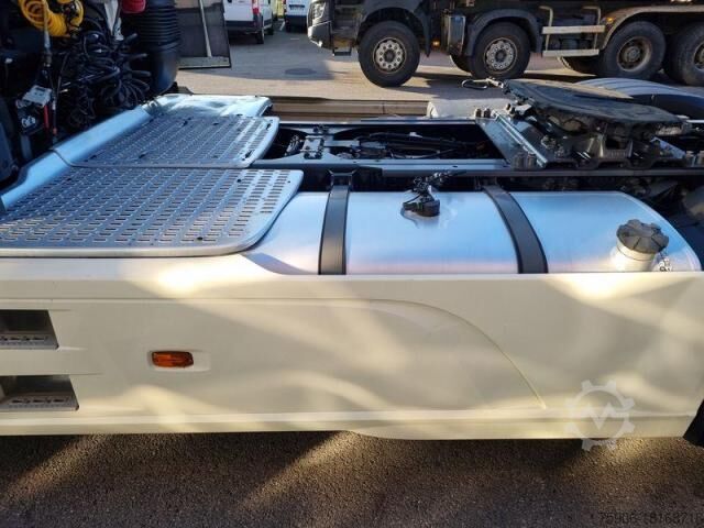 Стандартний тягач DAF XF 480 SPACE CAB