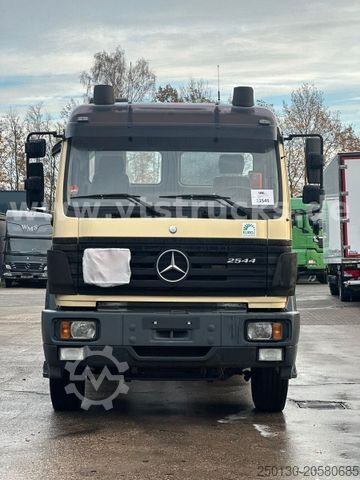 Samochód z wymienną zabudową MERCEDES-BENZ SK 2544 6x2 BDF Liftachse *Sammlerzustand*