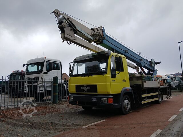 Kattotyökraana MAN 8163