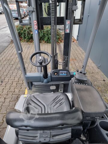 Carretilla elevadora GABELSTAPLER Jungheinrich EFG215