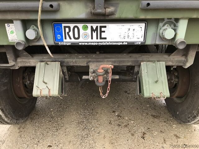 带平板和防水布的拖车 SCHMITZ 3Achser Bundeswehr mit HU+SP TOP Zustand