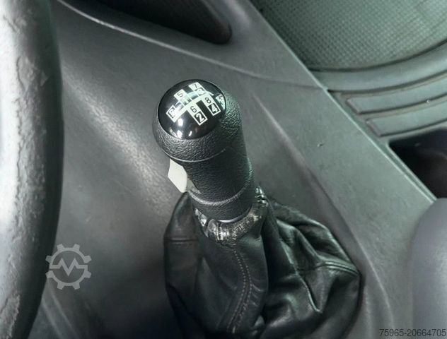 बॉक्स ट्रक SCANIA P94-220 EURO 2 AIRCO MANUAL GEARBOX LAMBOO BOX T