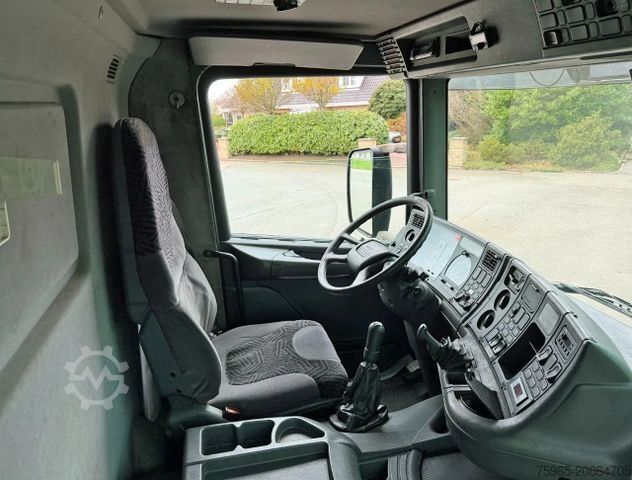 बॉक्स ट्रक SCANIA P94-220 EURO 2 AIRCO MANUAL GEARBOX LAMBOO BOX T
