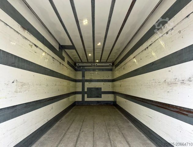 रेफ्रिजरेटेड ट्रक SCANIA P370 VAN BEURDEN ISOLATED BOX THERMO KING TAIL L