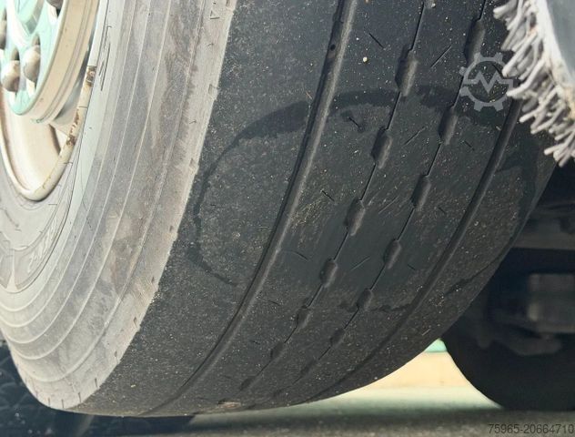 रेफ्रिजरेटेड ट्रक SCANIA P370 VAN BEURDEN ISOLATED BOX THERMO KING TAIL L