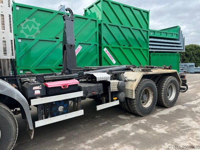 Ruloninė konteinerinė savivartis RENAULT RENAULT KERAX 320 SCARRABILE