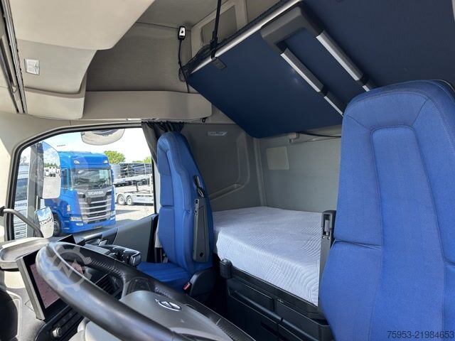 Standarta vilcējs Volvo FH 460 4x2 Globetrotter Turbo Compound Standklima