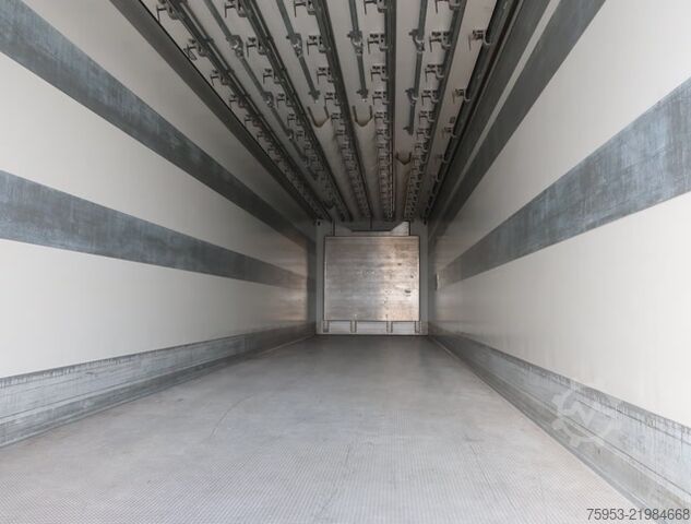 Refriģeratora puspiekabe Schmitz Cargobull SKO 24 Rohrbahn Carrier Vector HE 19