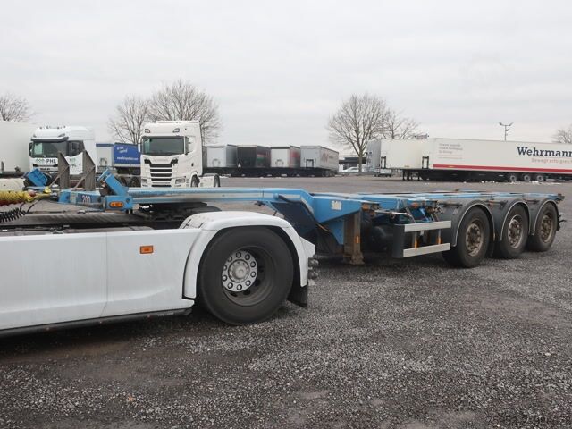 Semirimorchio a cassa mobile D-Tec VCC-01 Flexitrailer Mittelausschub Genmark Genset