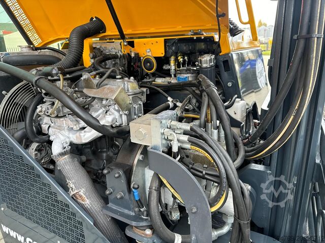 Xe nâng bốn hướng Combilift CB3000// LPG // 2017 year /Toyota engine