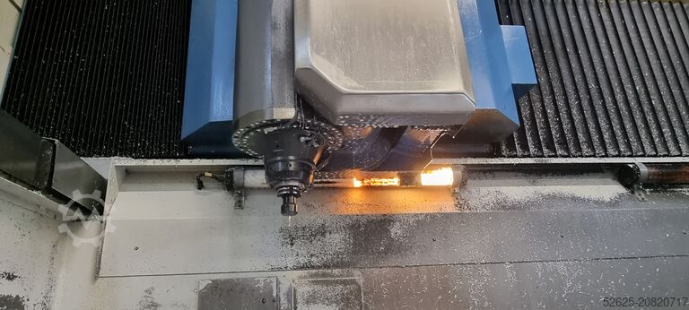 Centro de mecanizado universal AXA VPC-40-U