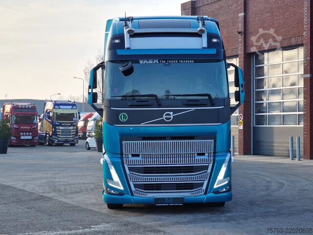 Dodávka na prepravu áut Volvo FH 500 Globetrotter XL Cartransporter Blyss Mod...
