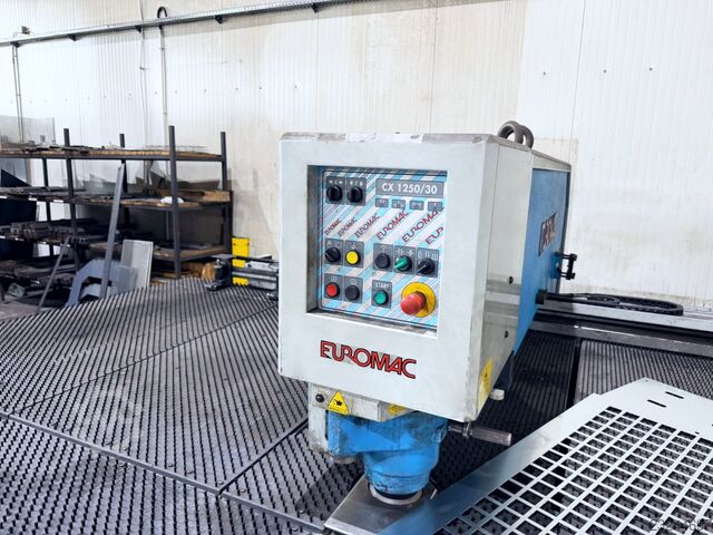 Punzonatrice a torretta CNC Euromac 1250/30 CX