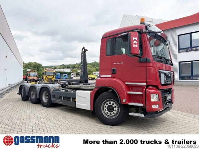 Vozidlo s hákom na kontajnery MAN TGS 35.440 8x4-4 BL, Intarder, Lenk-/Lift,