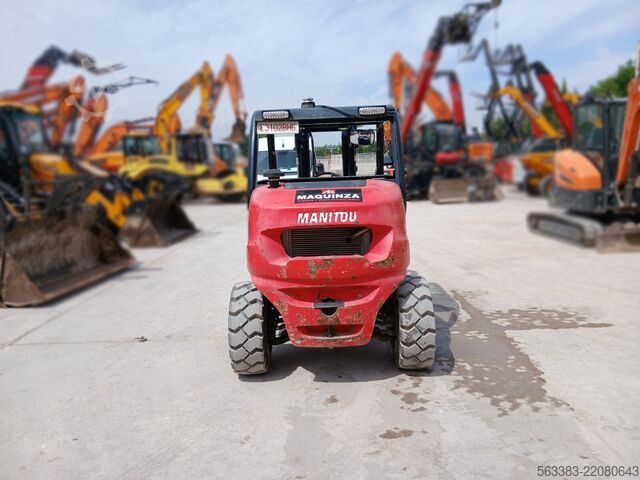 Terenski viličar Manitou MC18.4 D