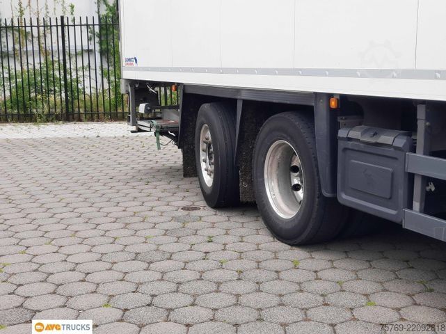รถบรรทุกห้องเย็น MAN 26.510 TGX XXL Lenkachse ATP Rohrbahnen UT-1200