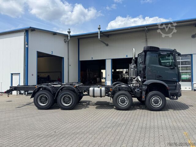 LKW-Fahrgestell MERCEDES-BENZ Arocs 4551 AK 8x8 Allrad 4850 mm Radstand NMV