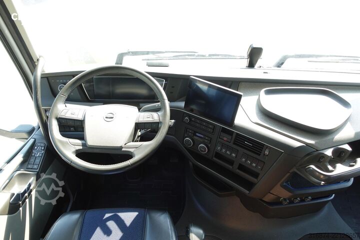 หัวลากมาตรฐาน VOLVO FH 500 Globetrotter XL Varios