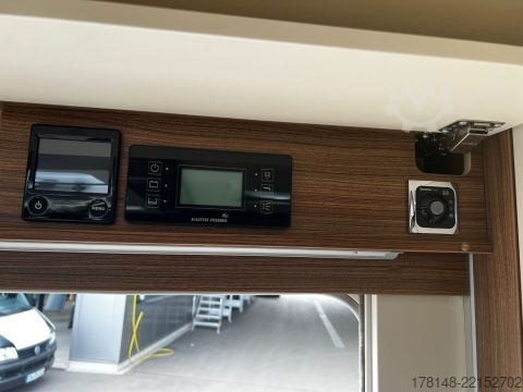 Каравана/кемпер Eura Mobil Contura 766 EF