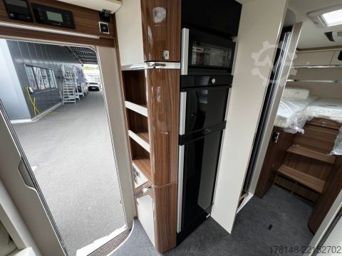 Каравана/кемпер Eura Mobil Contura 766 EF