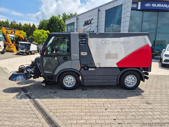 прибиральна машина Hako Citymaster 2200